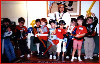 Balloon artist nyc, balloon animals ny, balloon sculptor nyc, balloon twister ny, balloon twisting nyc , balloon animal twisting ny manhattan, Balloon twisting childrens party entertainment ny manhattan Westchester Long Island CT NJ balloon twisting kids party entertainment nyc, kids party balloon artist ny manhattan, childrens party balloon artist nyc, balloon animal twister childrens party ny, balloon animal twister kids party nyc crafts for kids ny, childrens craft projects nyc, kids crafts projects ny manhattan Westchester Long Island CT NJ childrens party craft projects nyc, balloonist ny y